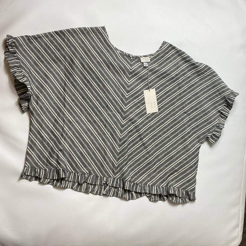 3 for $30 🖤 A New Day Stripe Top size L